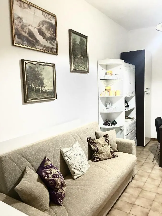Candy Apartment Roma Italia